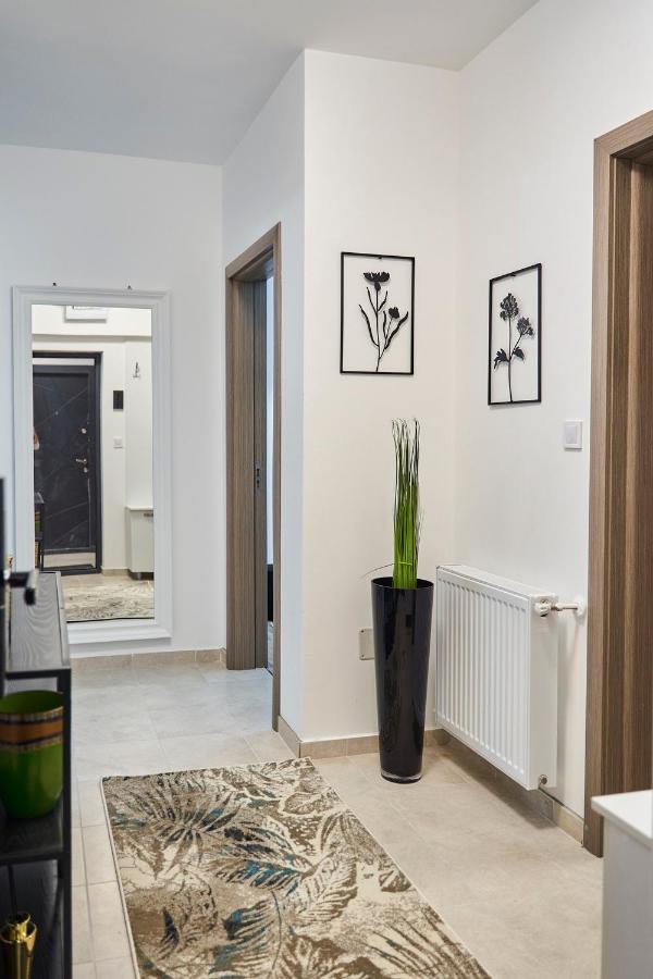 Smarald Apartament Iulius Mall Ясси Екстер'єр фото